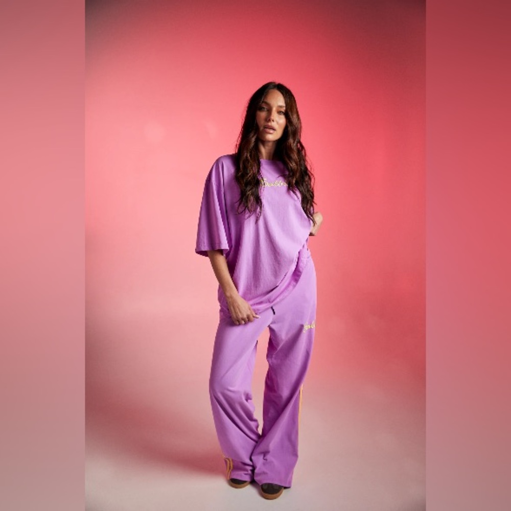 NWT Sabbi Fluro Purple Standout Oversized Tee and Chido Pant Set